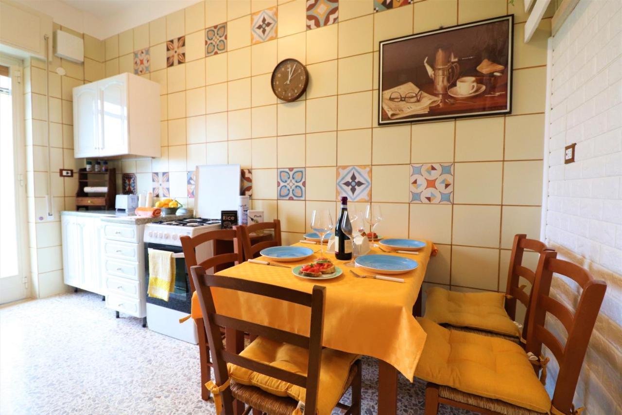 Painter House Apartment Сант'Агнело Екстериор снимка